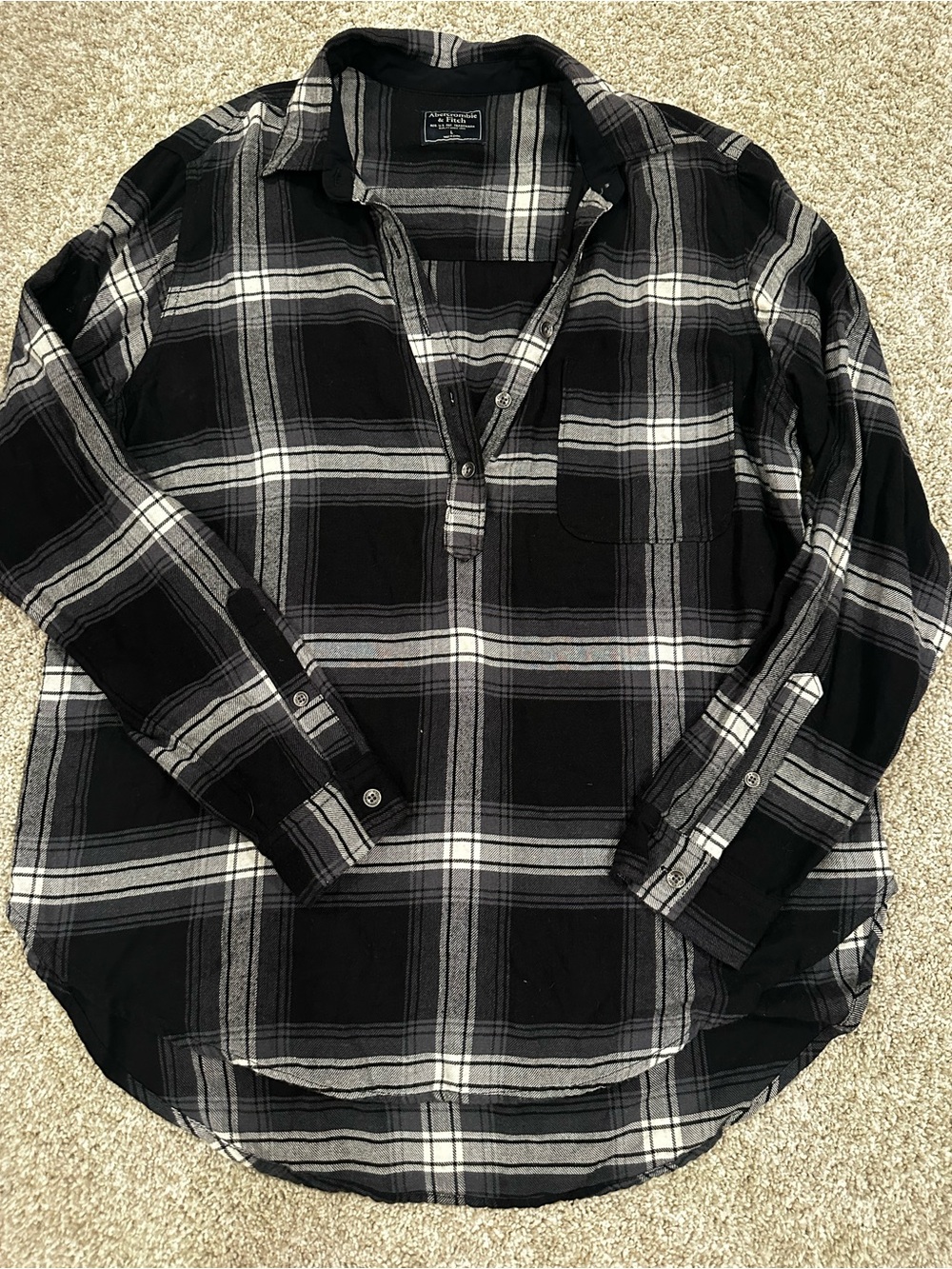 Abercrombie & Fitch Black and Gray Plaid Casual Button-Front Shirt